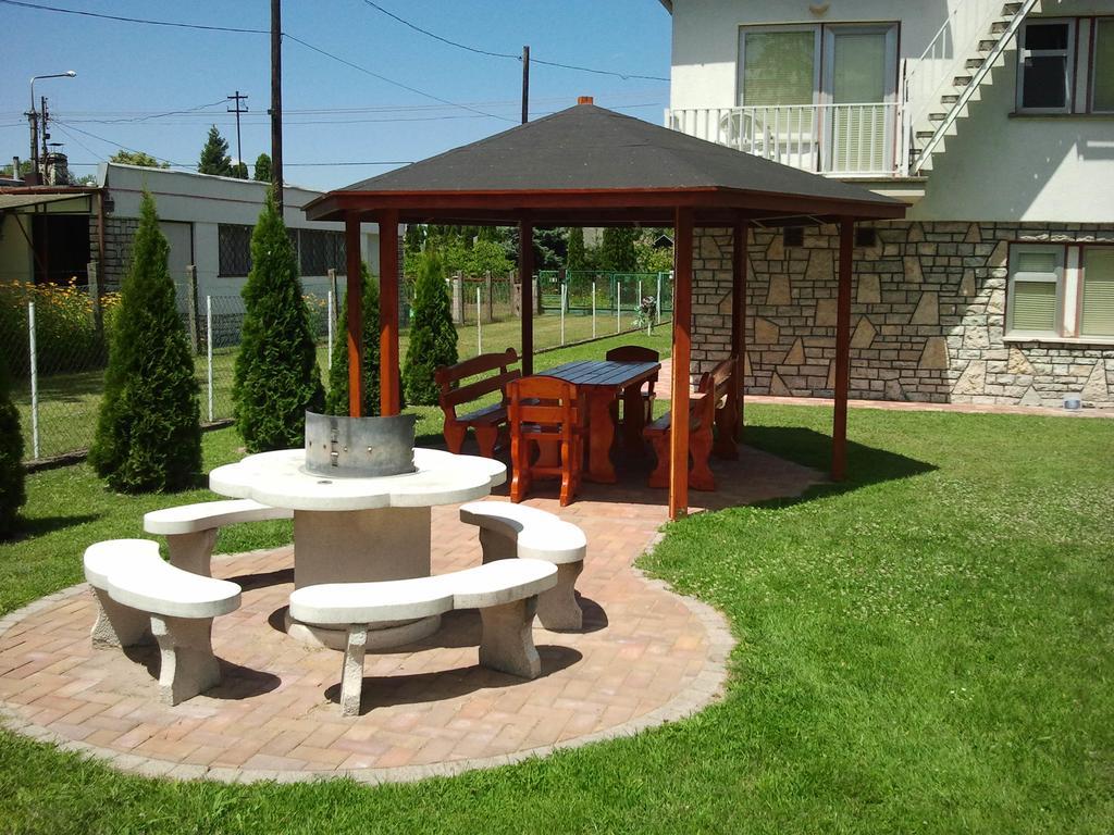 Family Home Apartment Zamárdi Esterno foto